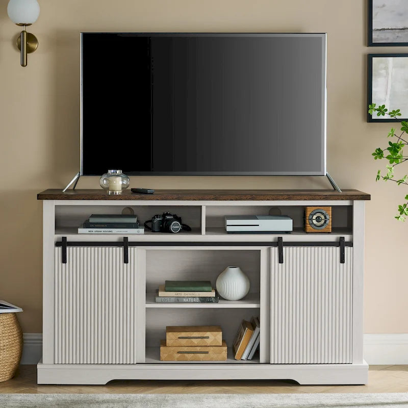 Meuble TV rustique avec porte coulissante de style grange, étagères de rangement supérieures et inférieures et étagères réglables pour salon