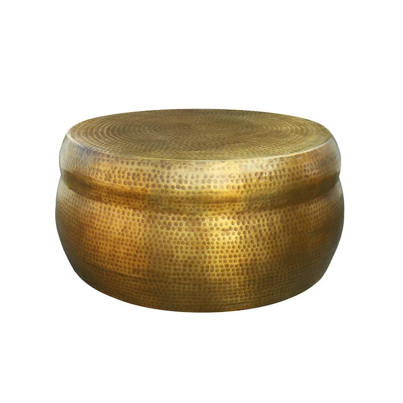 Table basse ronde de 81 cm, en forme de tambour, texture martelée en relief, aluminium, laiton antique