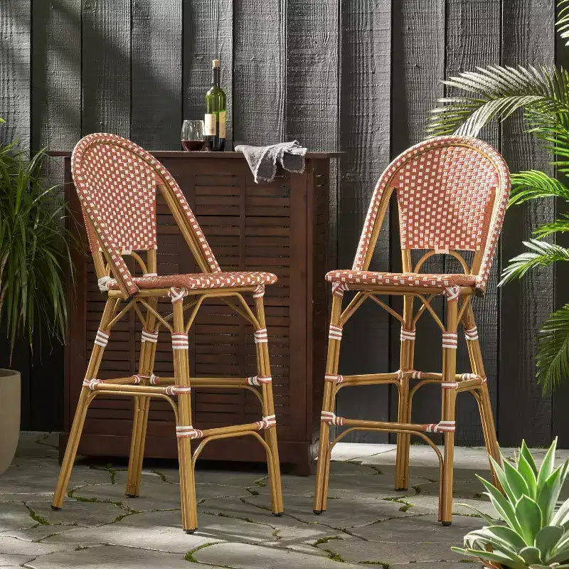 sumyeg Lot de 2 tabourets de bar de bistrot français d'extérieur 29,5, rotin PE en osier avec cadre en aluminium, finition aspect bambou, rouge rouille et blanc