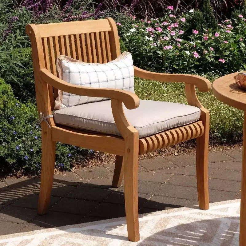 Chaise de salle à manger d'extérieur Sonoma Lane Rockport en bois de teck beige - Résistante aux intempéries avec coussin en mousse