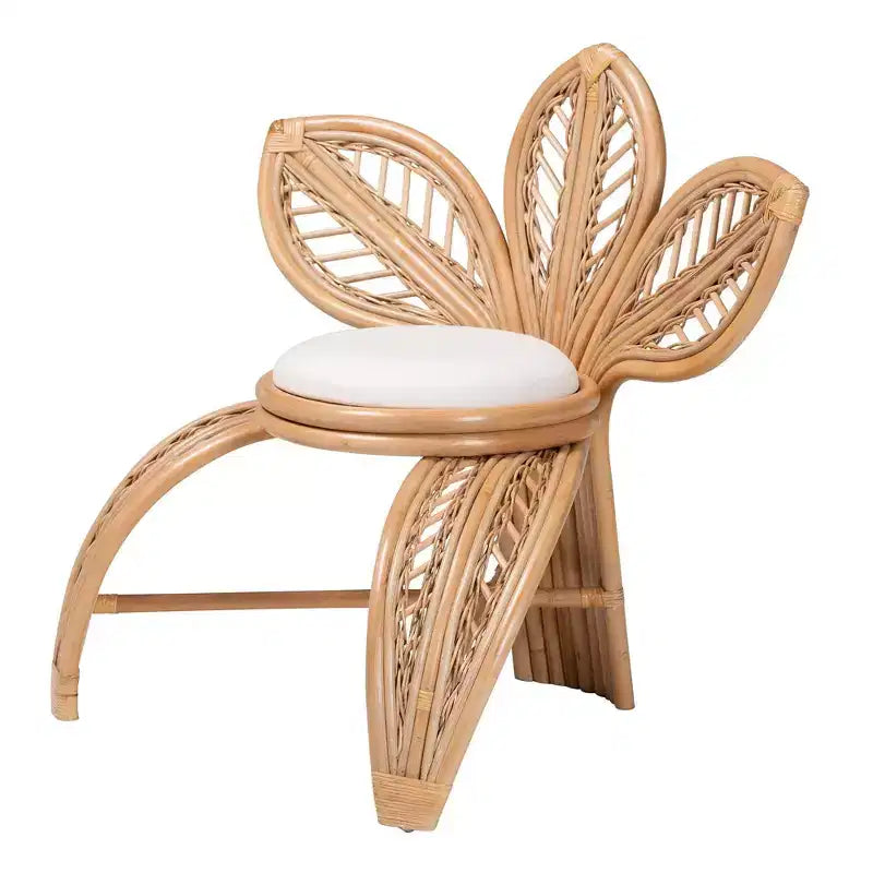 Chaise d'appoint en rotin naturel Gresham bali & pari, Blanc/Marron naturel : Fabriquée à la main, coussin en mousse, aucun assemblage requis
