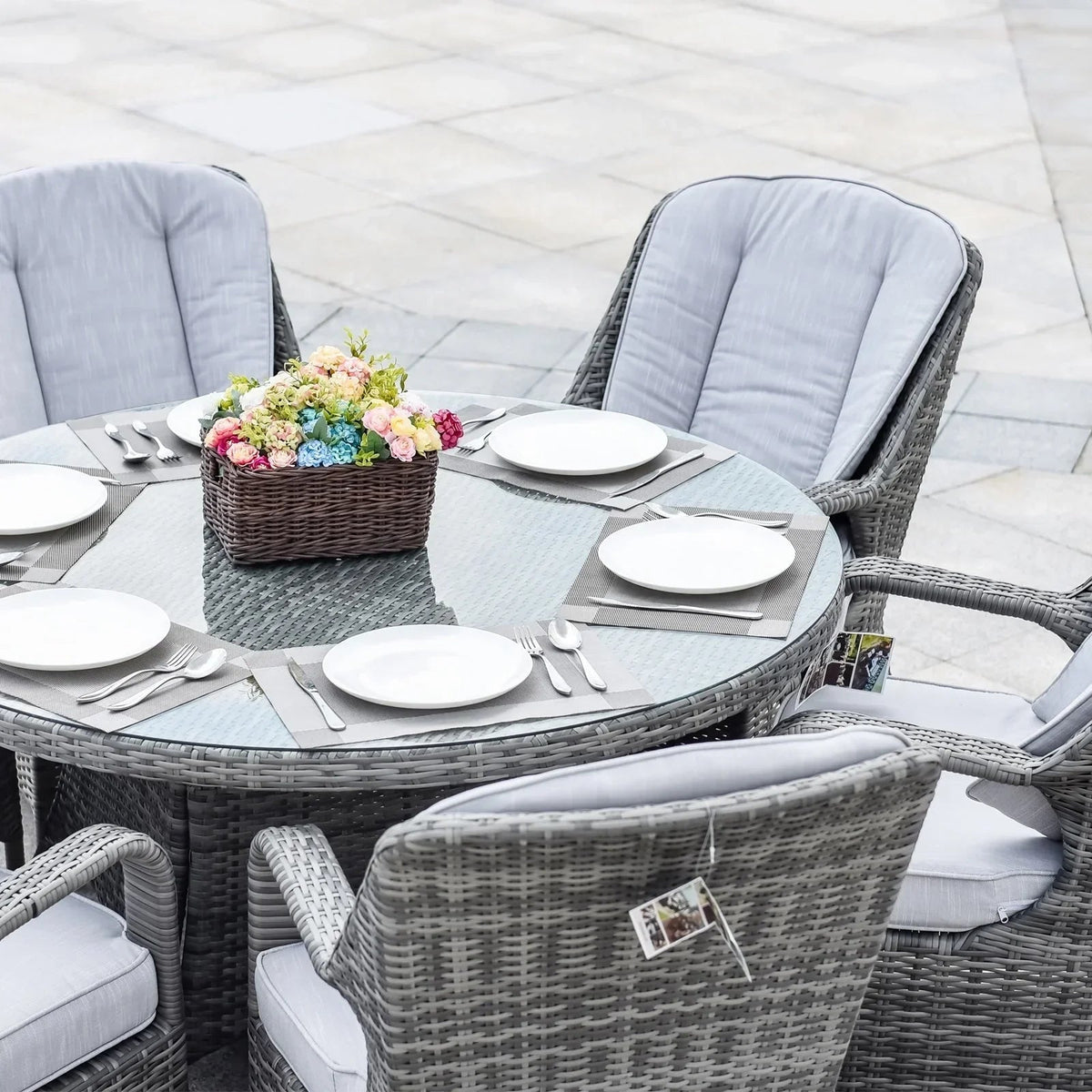 Ensemble de salle à manger rond 7 pièces en rotin tressé d'extérieur avec coussins par Moda Furnishings
